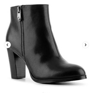 Tahari Reunion Bootie Black Size 8